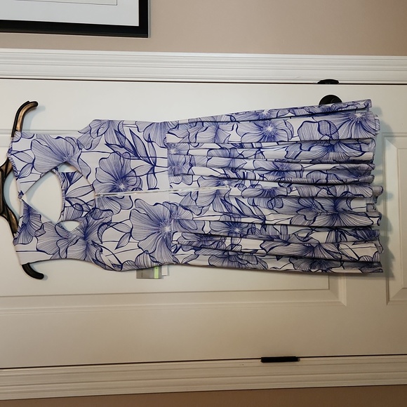 Sundress size 4 - Picture 2 of 5